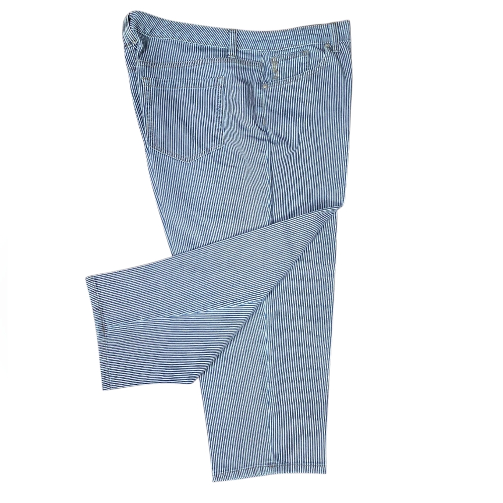 Women's Style & Co. Blue Striped Capri Pants